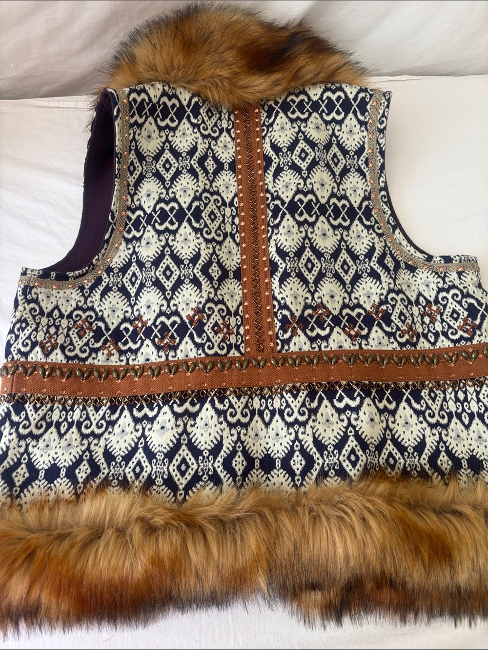 Sundance Brown Faux Fur-Trimmed Patterned Vest. Size Large. - Picture 5 of 8